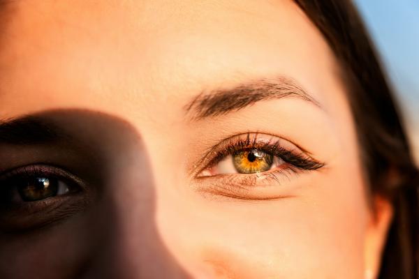 10 Everyday Habits That Are Secretly Damaging Your Eyes